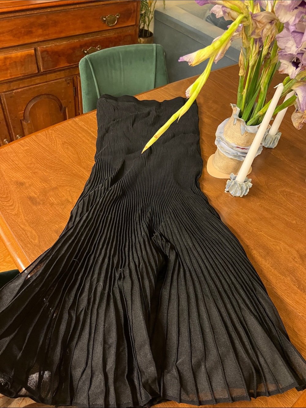 Elegant Black Pleated Midi Dress / Skirt - seamless knitted